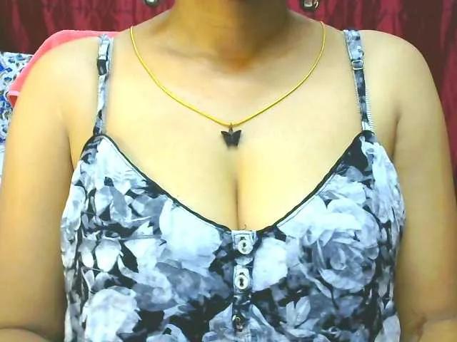 Aarju on BongaCams 