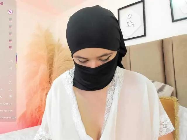 adiila on BongaCams 