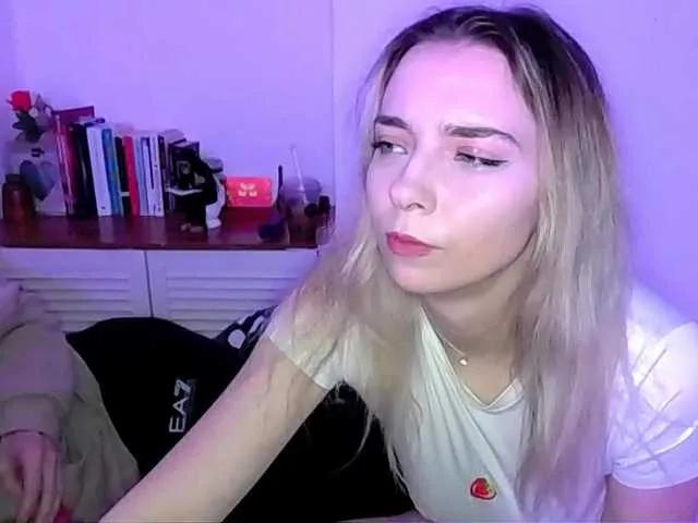 Offline Almondmilka on BongaCams