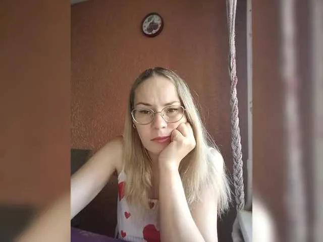 Angelicac - matured cam host for a silly liveshow Angelicac from BongaCams