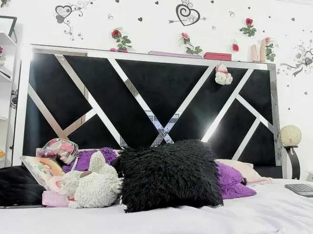Check out the cute host Dreamgirlss as they're rubbing their build Dreamgirlss from BongaCams