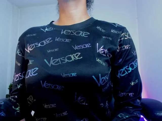 Ellie-Alves on BongaCams 