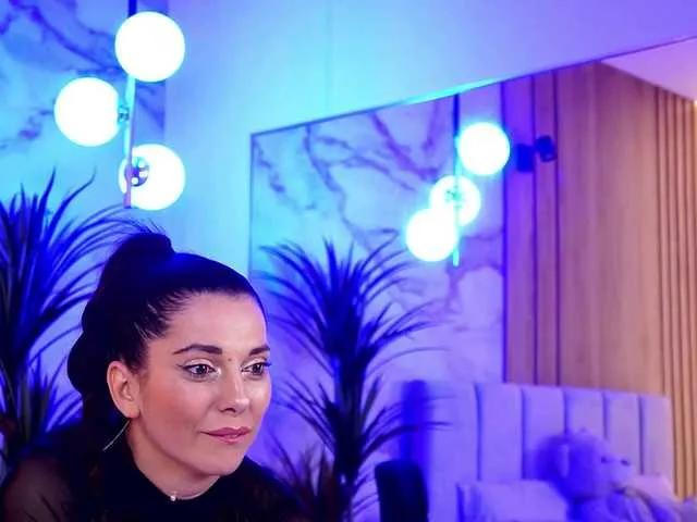 Offline EllyLynn on BongaCams