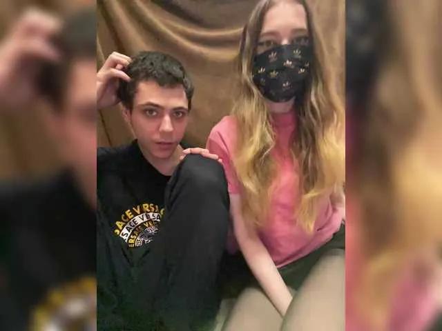 Offline Emmalove13 on BongaCams