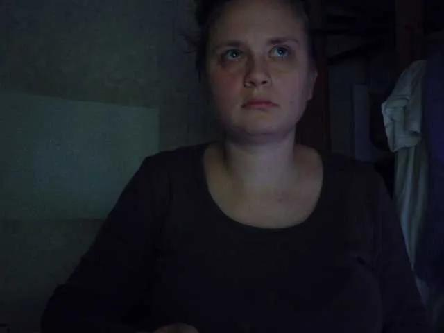 esterjohns on BongaCams