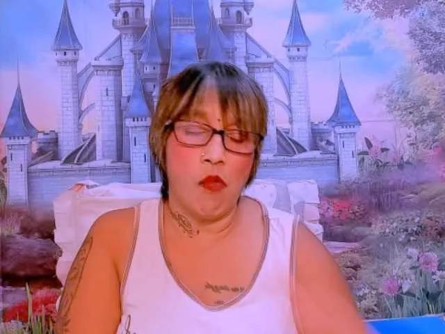 indianroxy on BongaCams 