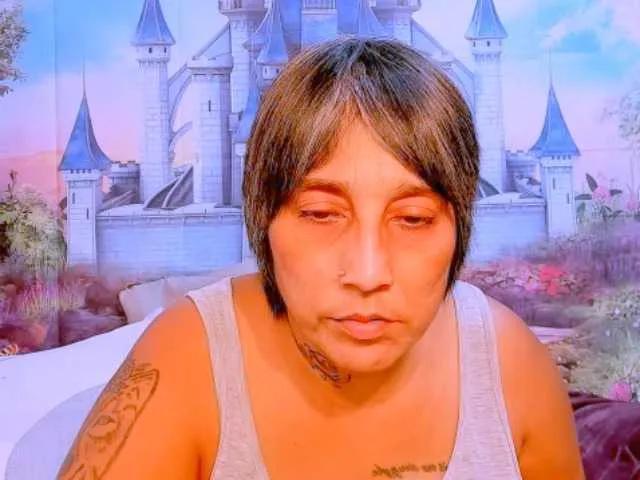 indianroxy on BongaCams 