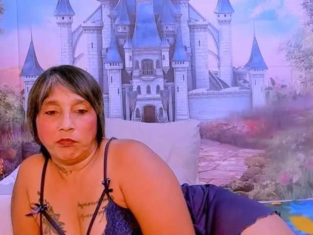 indianroxy on BongaCams 