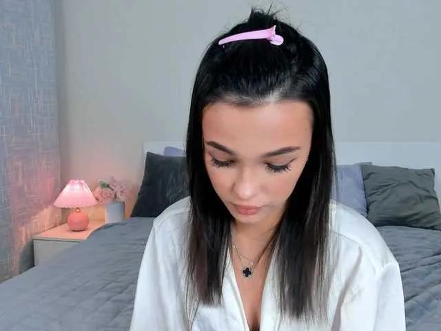 Offline Jessie0meow on BongaCams