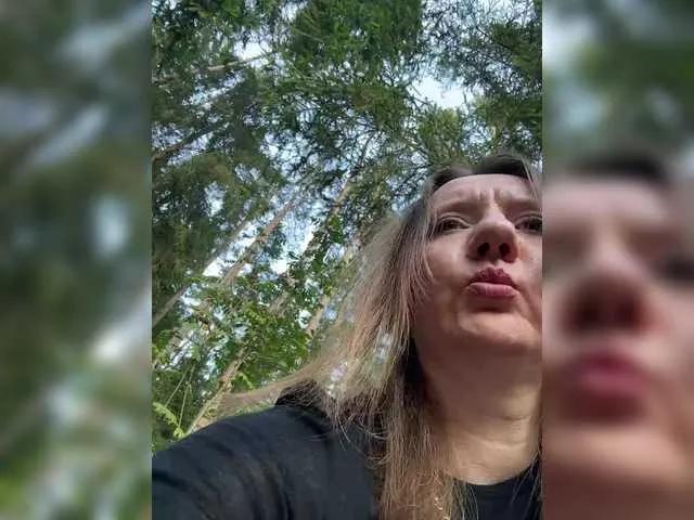 Ledi1 on BongaCams
