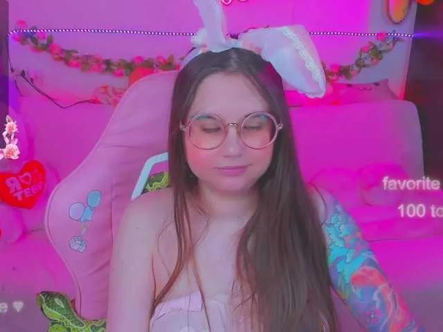 LittleKitsune on BongaCams 