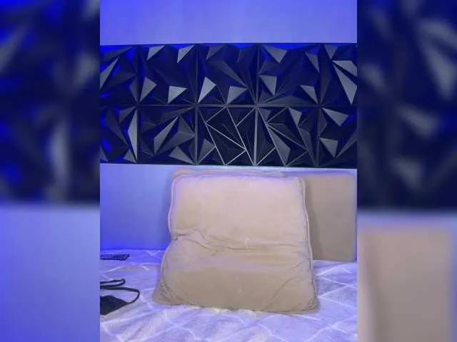 LYLAtop on BongaCams 