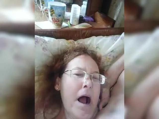 Offline Madam-oss on BongaCams