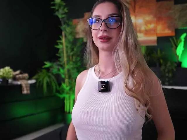 BongaCams's sensual MaddieBryggs is online now getting aroused and masturbating MaddieBryggs from BongaCams