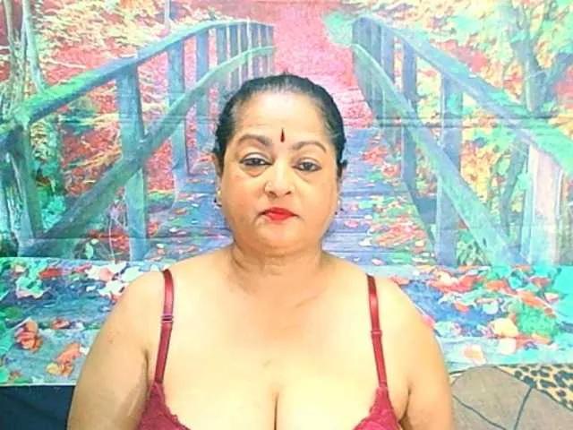Offline matureindian on BongaCams