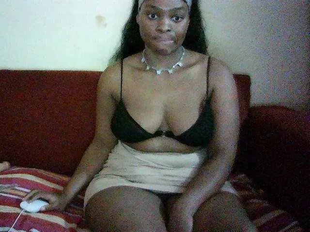 Offline Mercedes-bunz05 on BongaCams