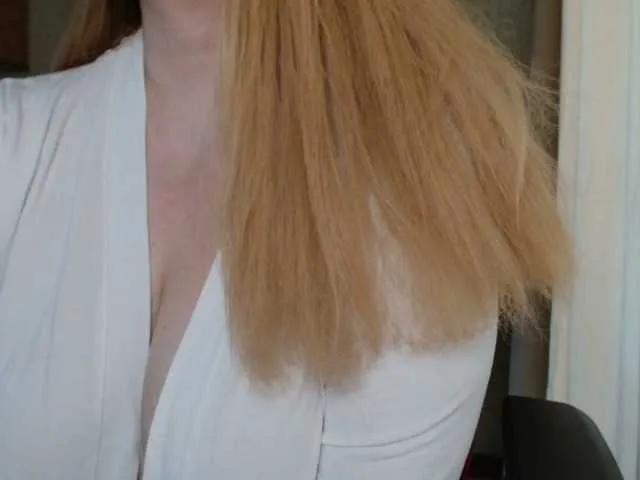 Freechat MiaLaFoxis on BongaCams