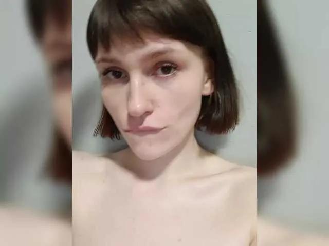 Moonlitmiragea on BongaCams 