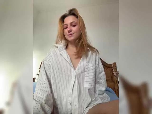 Offline poppysweety122 on BongaCams