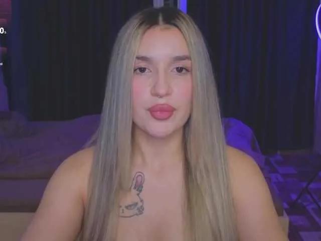 Offline RoxyChilli on BongaCams