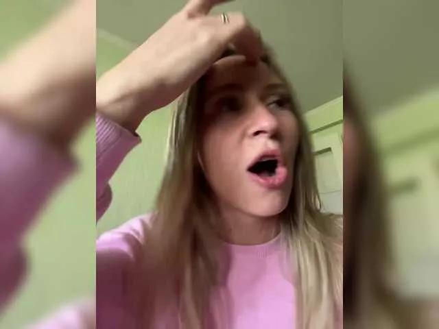 Offline Saveta on BongaCams