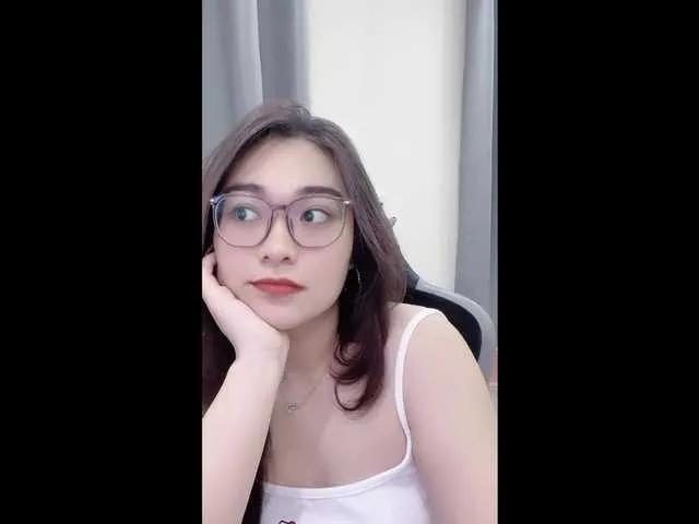 Offline Selena295 on BongaCams