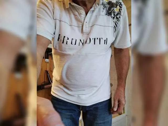 Offline Sunshine-Lady33 on BongaCams