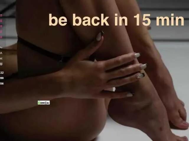 Try the adorable streamer TammyLynn as she's rubbing her bod TammyLynn from BongaCams