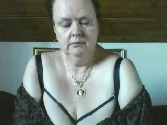 TiffanyAmore on BongaCams 