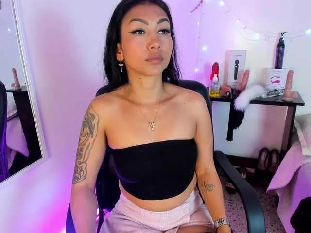 Offline Tracylambo on BongaCams