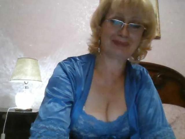 Ur-Mami on BongaCams