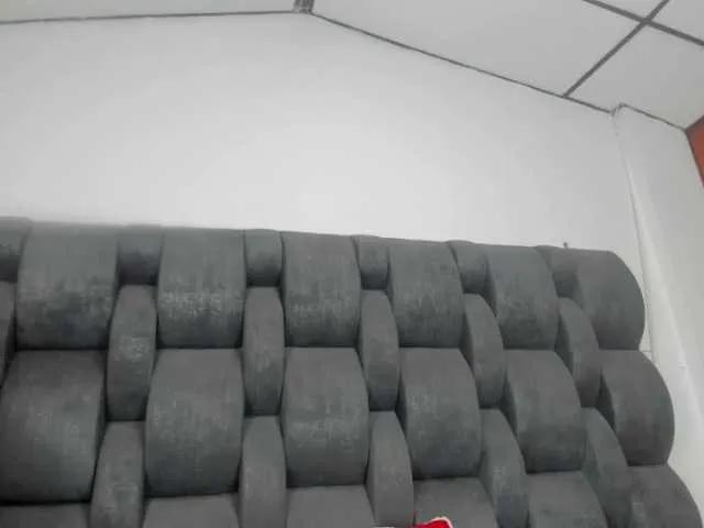 Offline vauroracooper on BongaCams