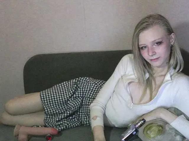 Offline White-snow on BongaCams