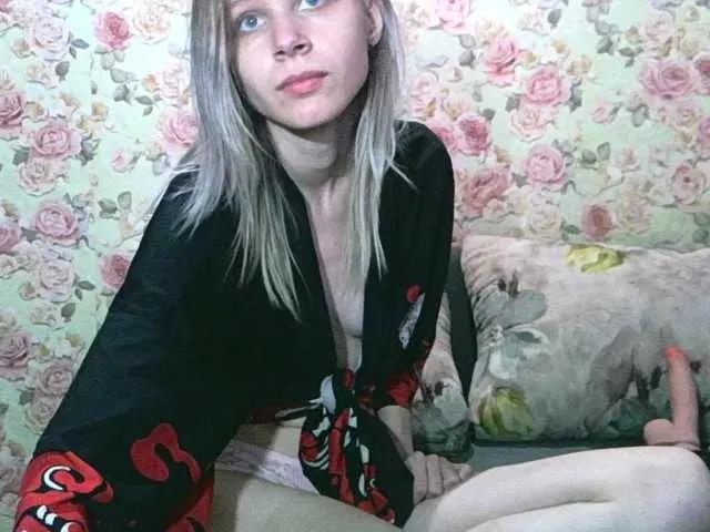 Offline White-snow on BongaCams