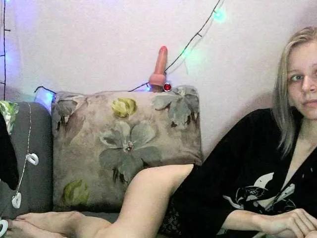 Offline White-snow on BongaCams