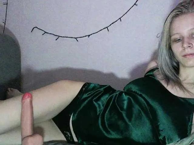 Offline White-snow on BongaCams