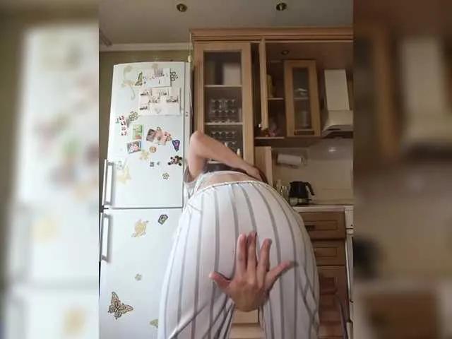 Offline Ymmixxx on BongaCams