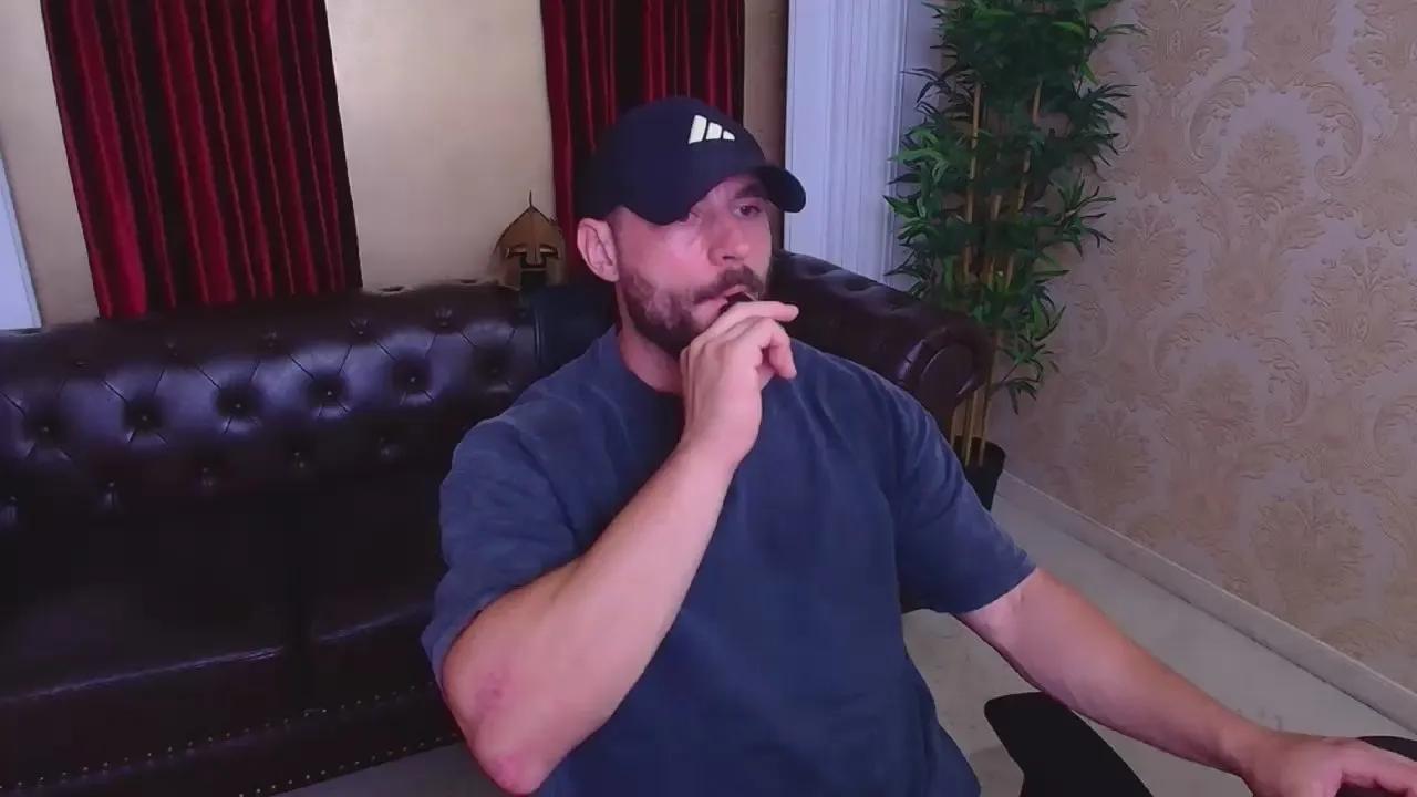 AdamJameson on Cam4 