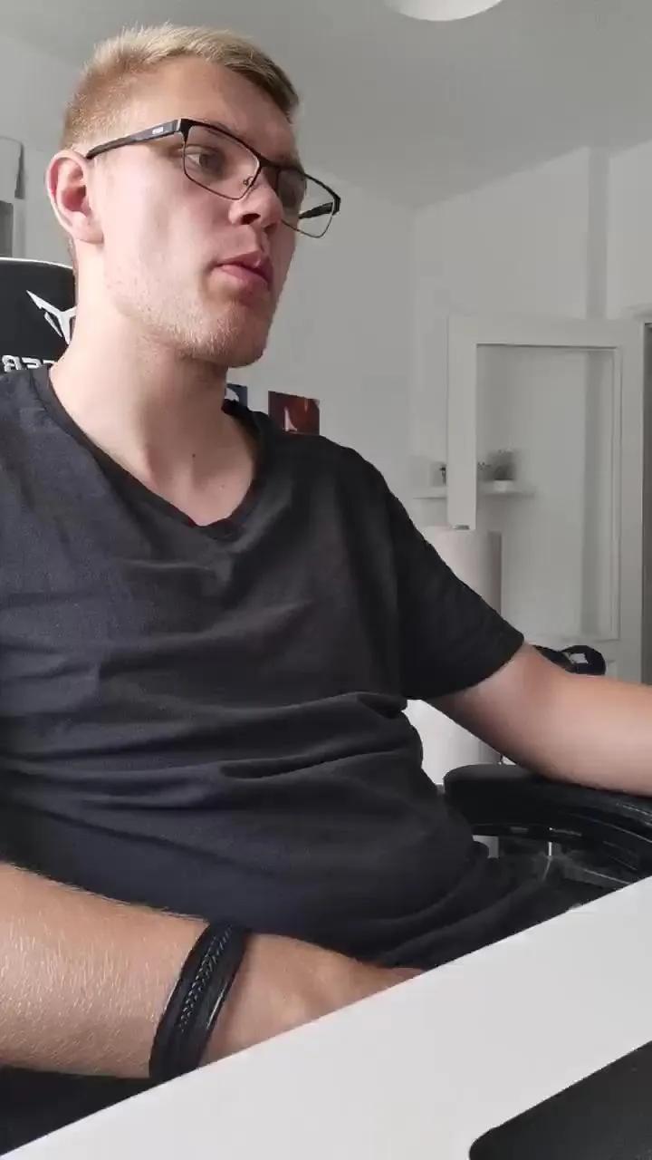 Aleex325 on Cam4 