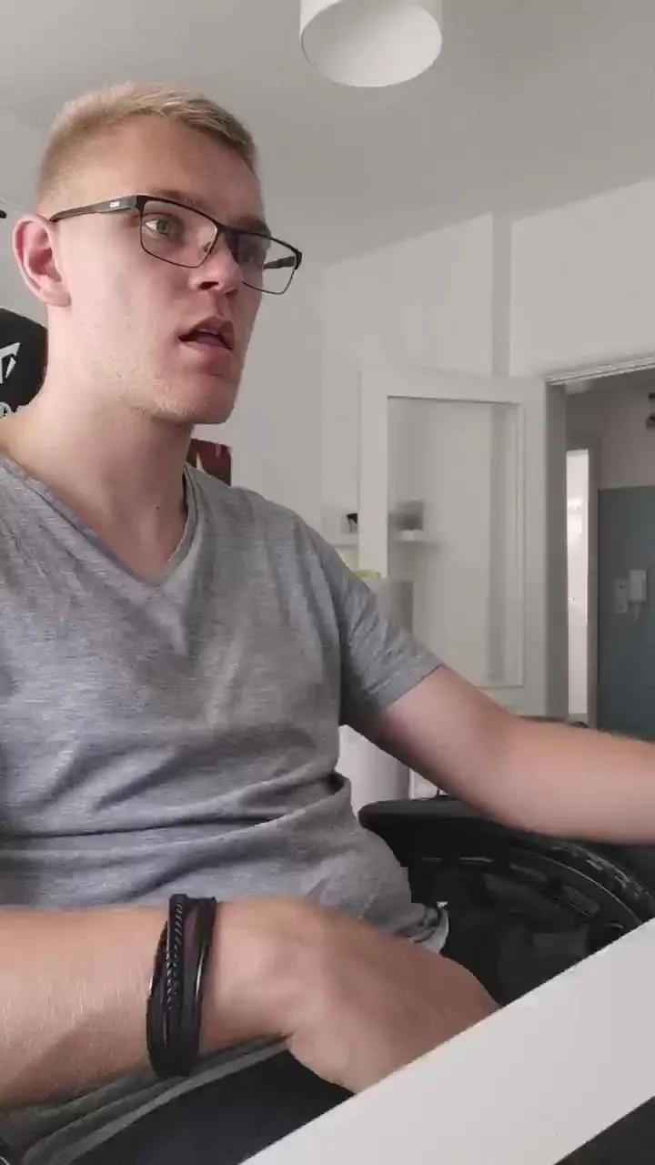 Aleex325 on Cam4 