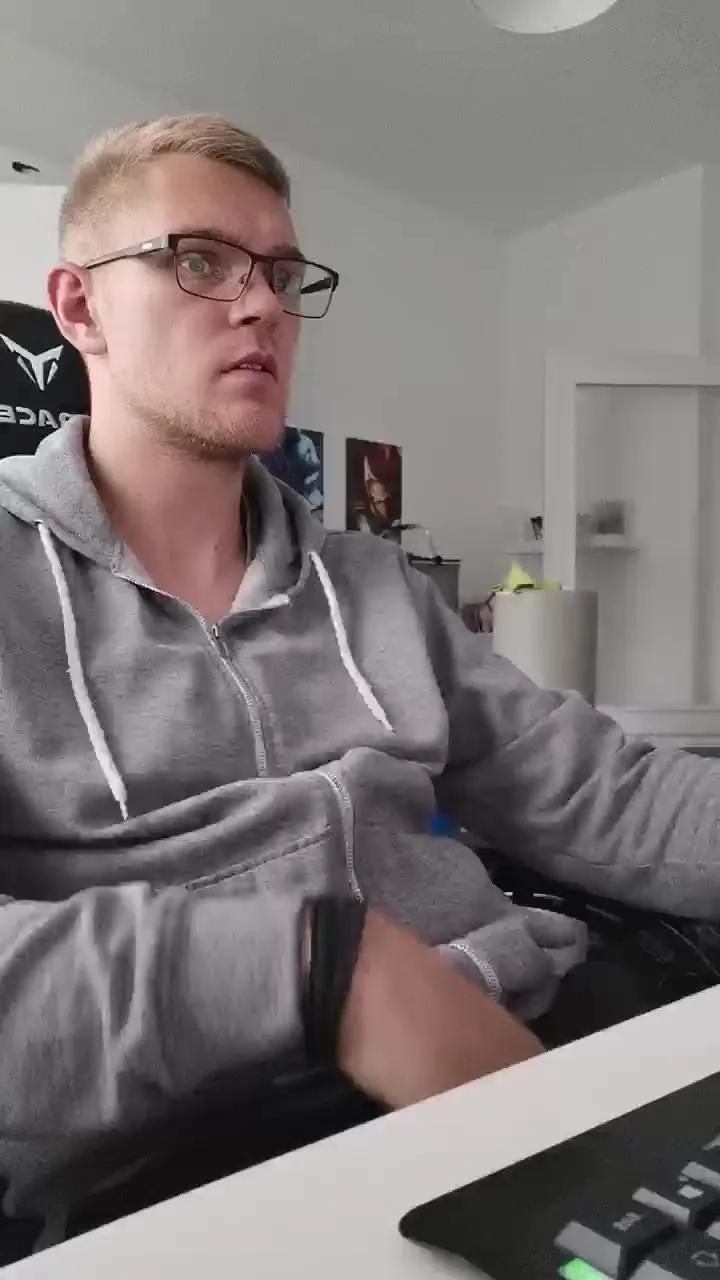 Aleex325 on Cam4