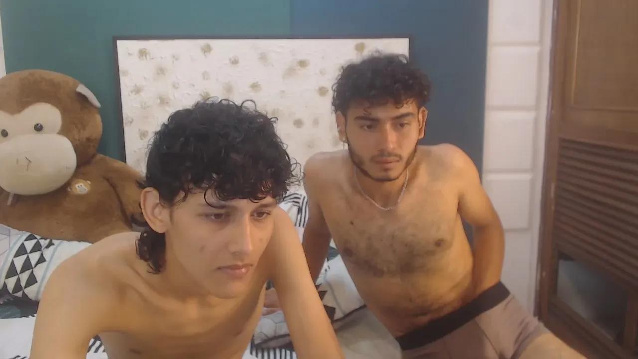 Offline ALENDERS on Cam4