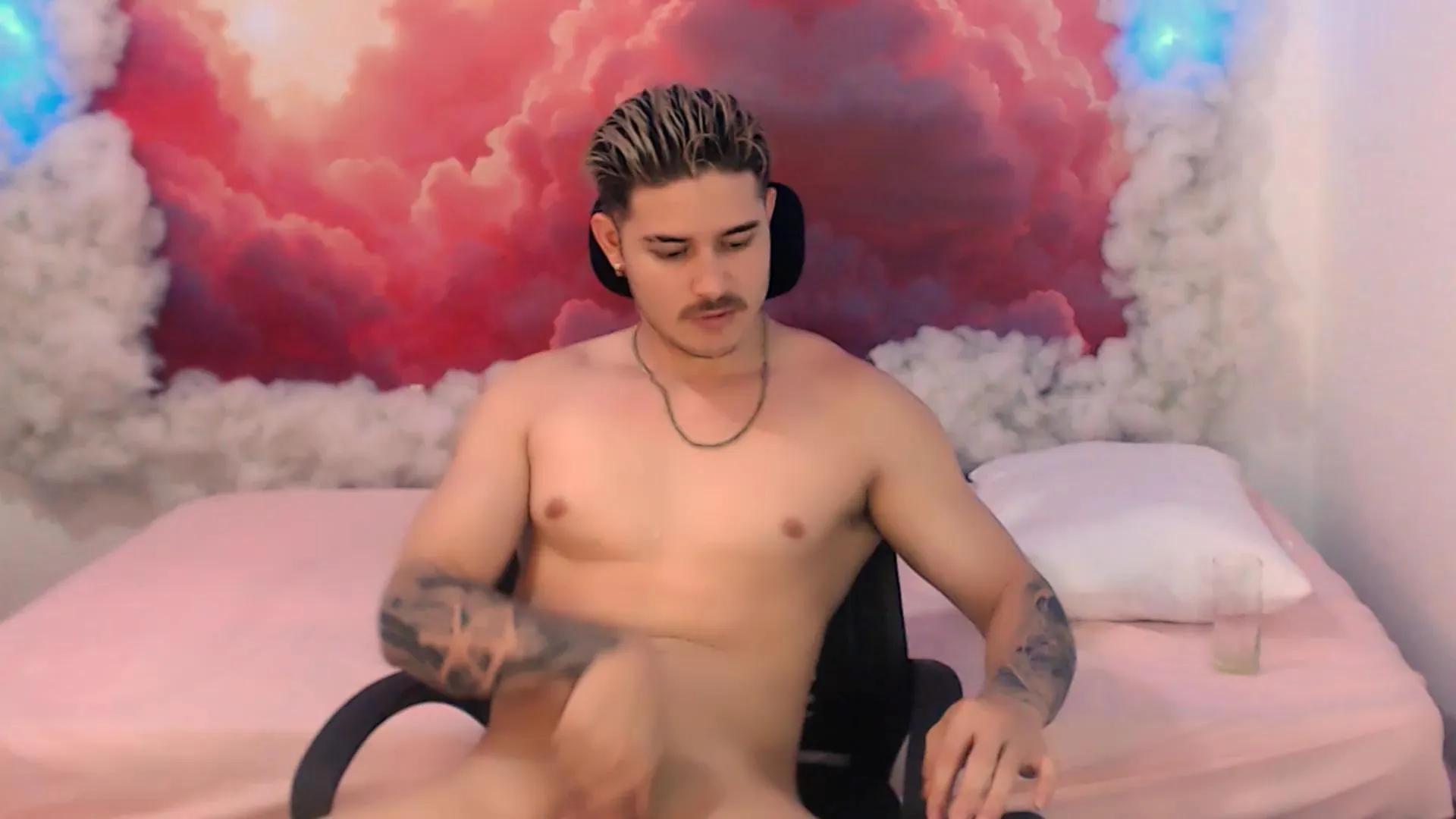 Offline AlexPierss on Cam4
