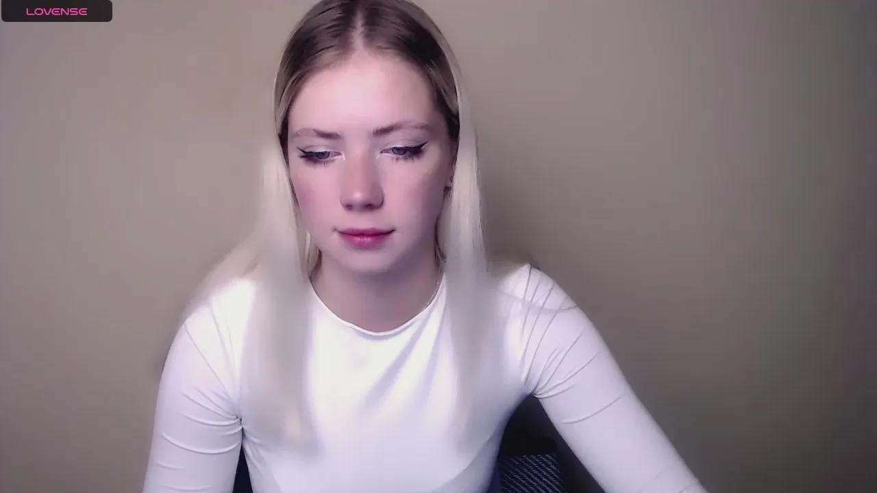 AliceMeaww_ on Cam4