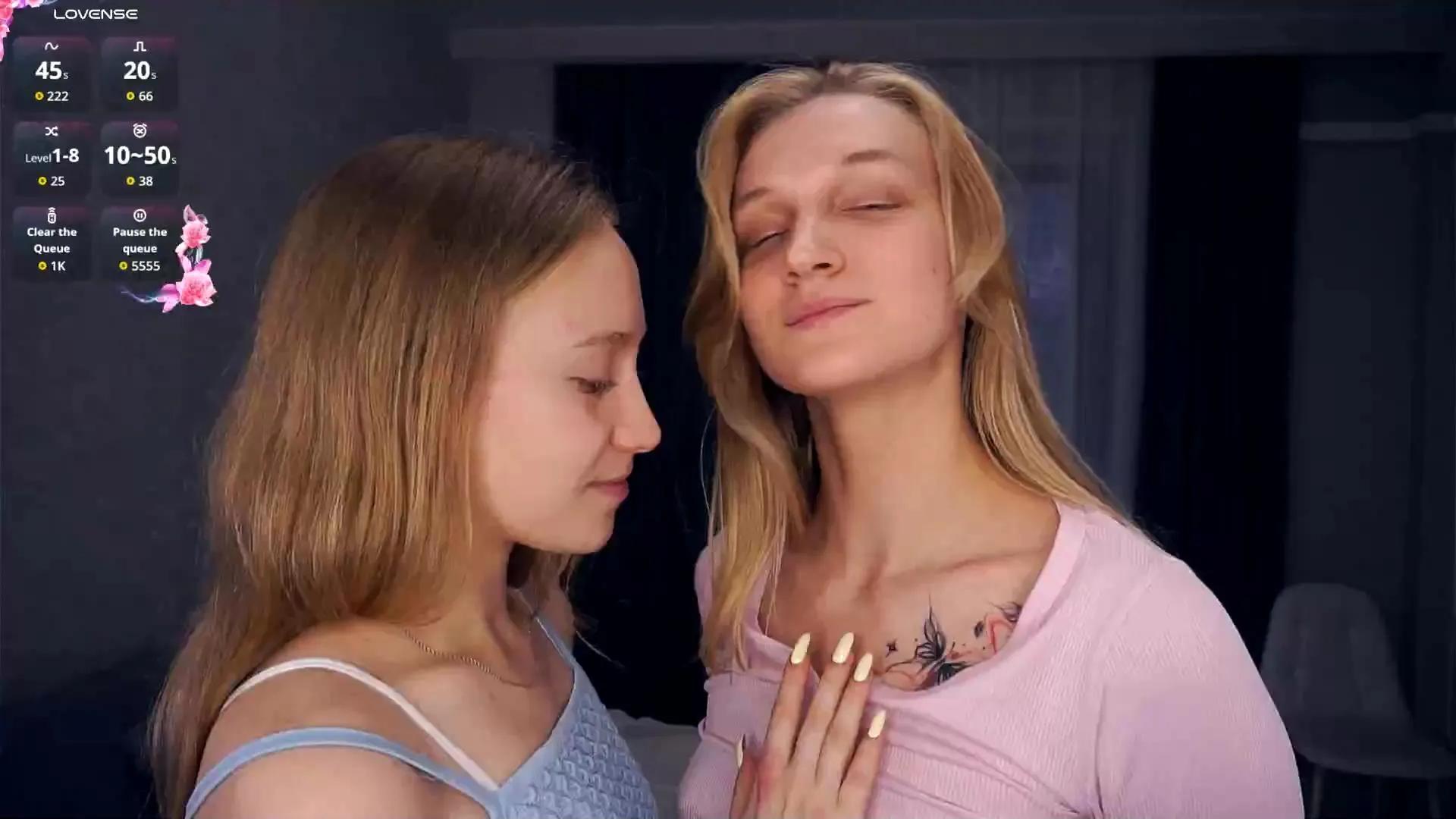 Offline AllineElwell on Cam4