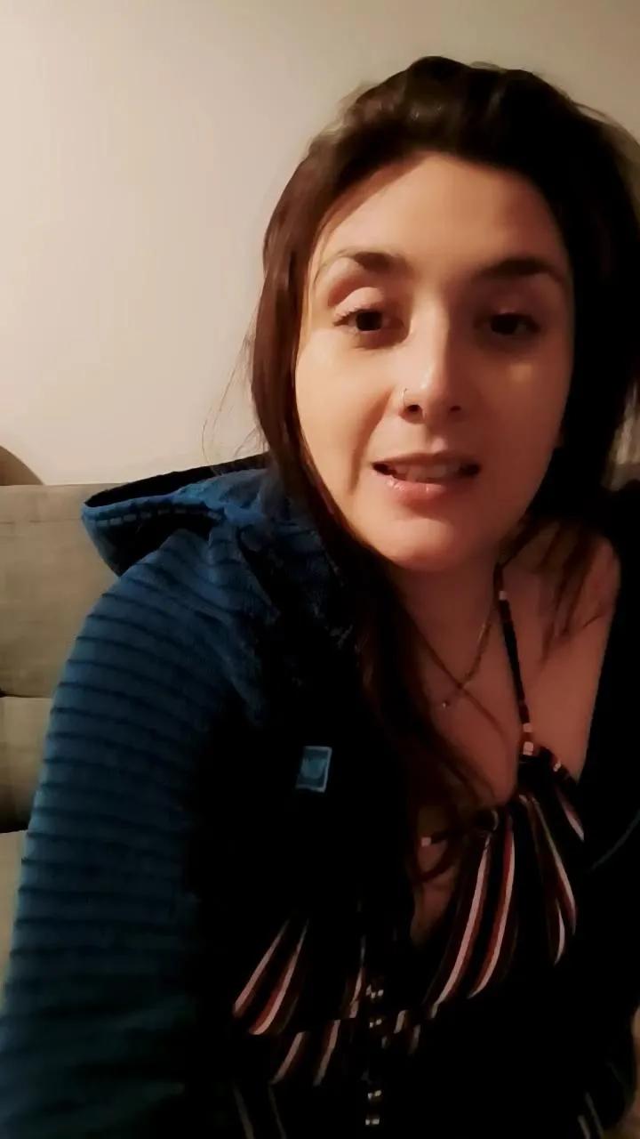 Offline AlmaPagana on Cam4