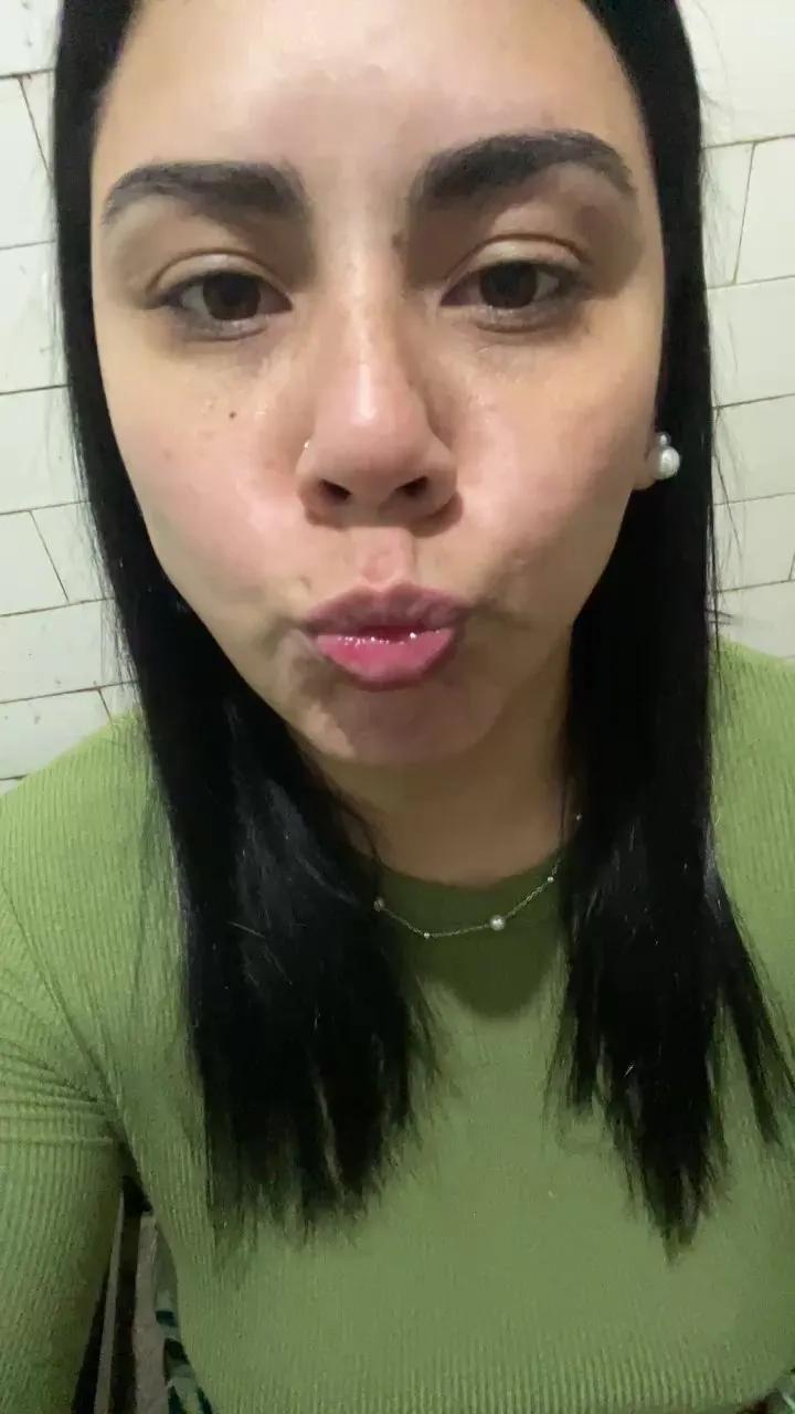 Offline Anita1825 on Cam4