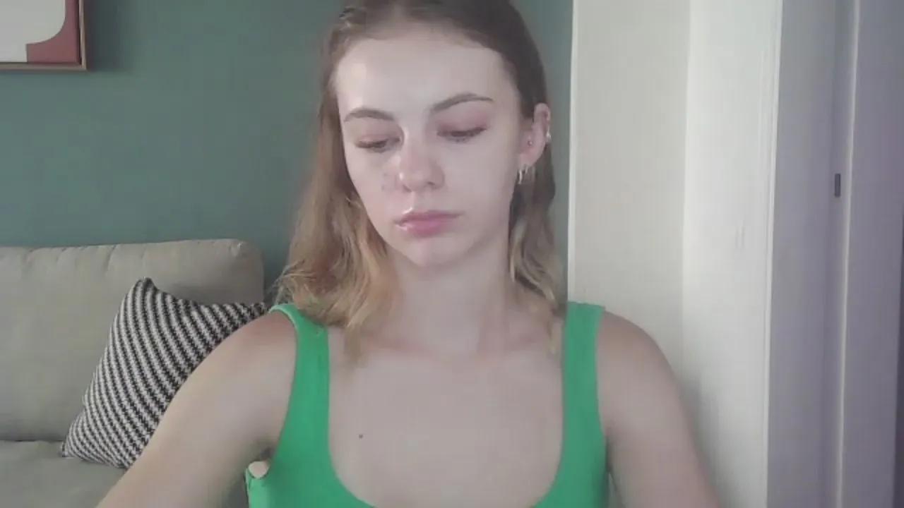 AriaYoung on Cam4