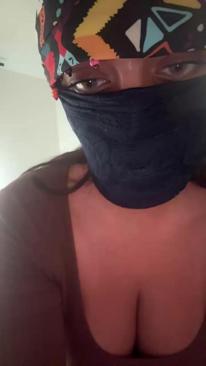 Bilinda31 on Cam4