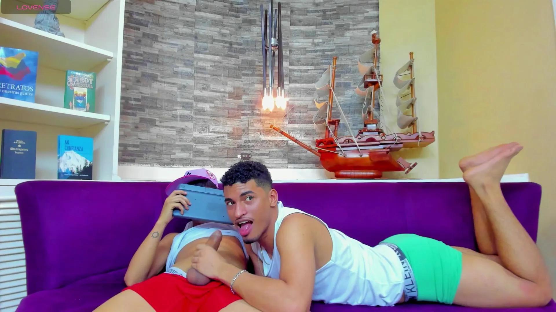 Offline BrownieLoverss on Cam4